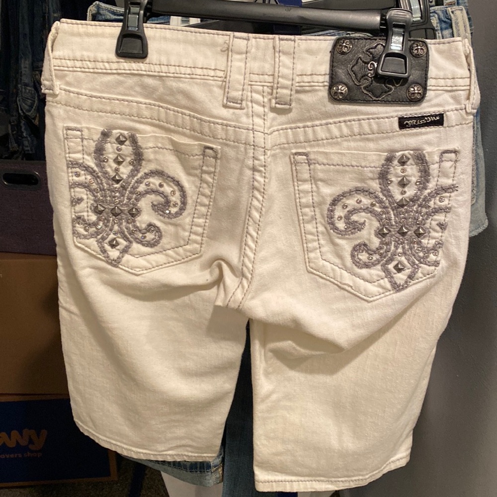 Miss Me Bermuda Shorts - size 26 (4)